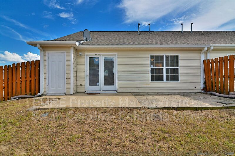 200 Lawson Dr – photo 2