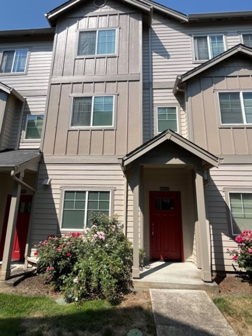 10308 SW Hollyridge Lane ~ Beautiful West Slope Tri-Level Condo – photo 2