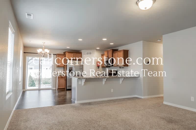 10738 Traders Parkway – photo 5