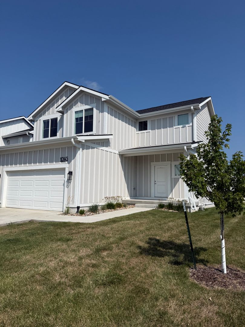 Newly Built Home for Rent in West Des Moines! – photo 1