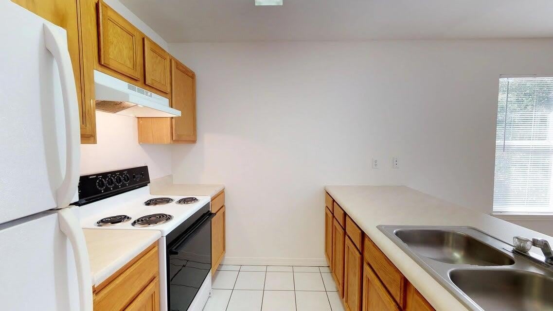 1863 Norwood Court – photo 4