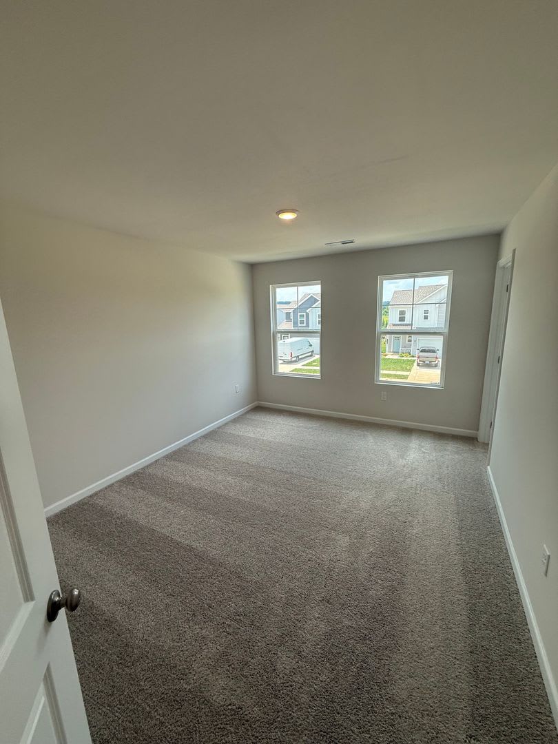 5 Bed/3 Bath House **NEW CONSTRUCTION*** – photo 4