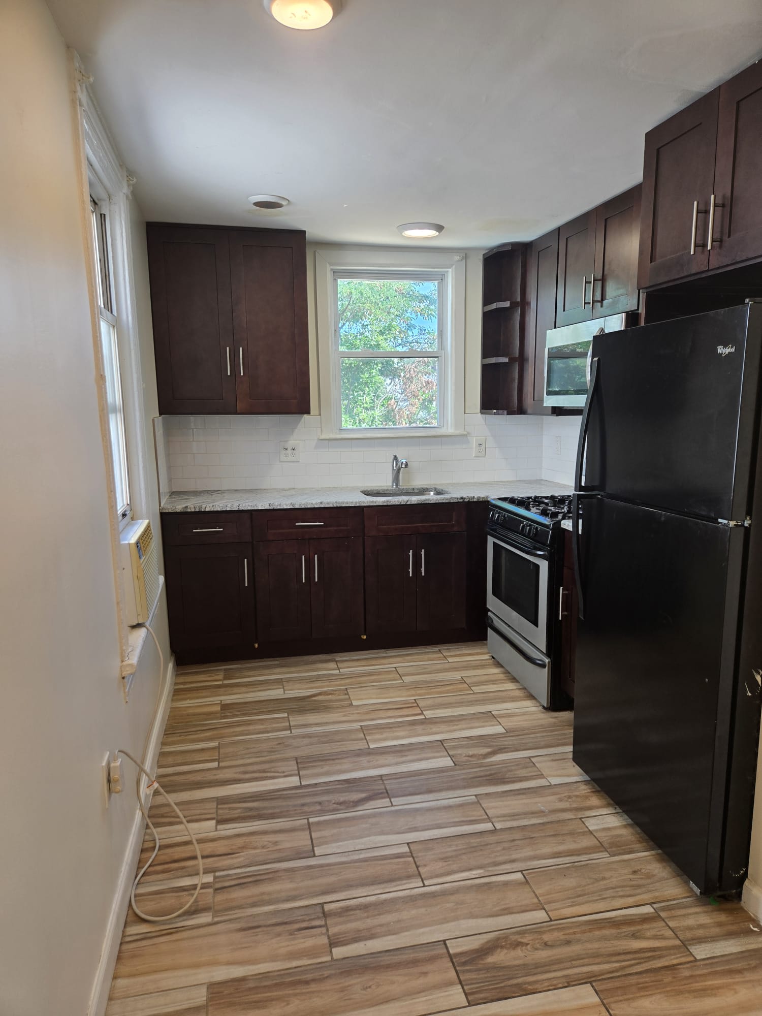408 West Side Ave – photo 2