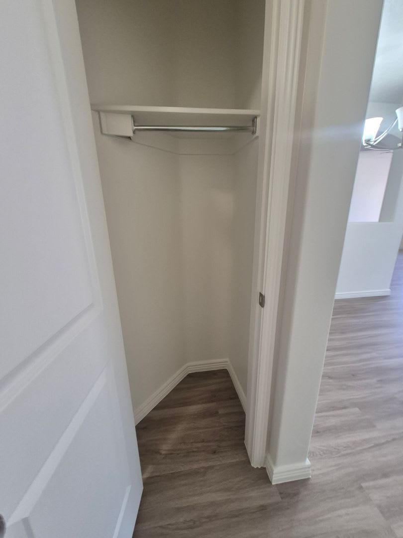Remodeled 3 Bed 2 5 Bath Townhome In Great Location – photo 4