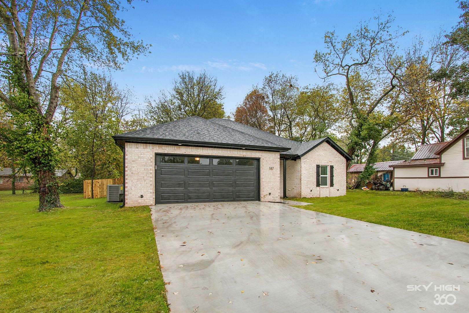 Newer Split Floor plan Home!! – photo 2