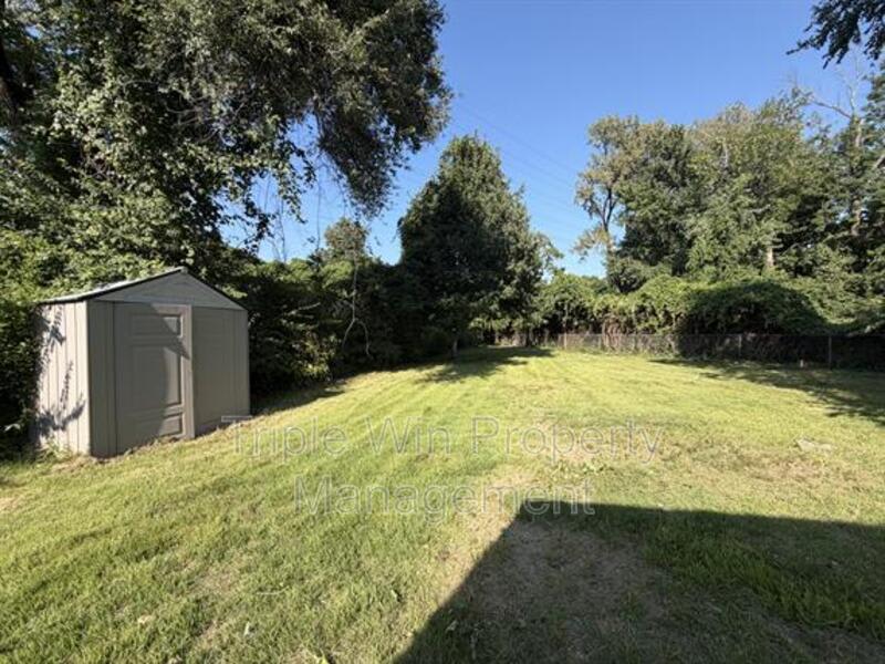 1570 MENDELL DR – photo 3