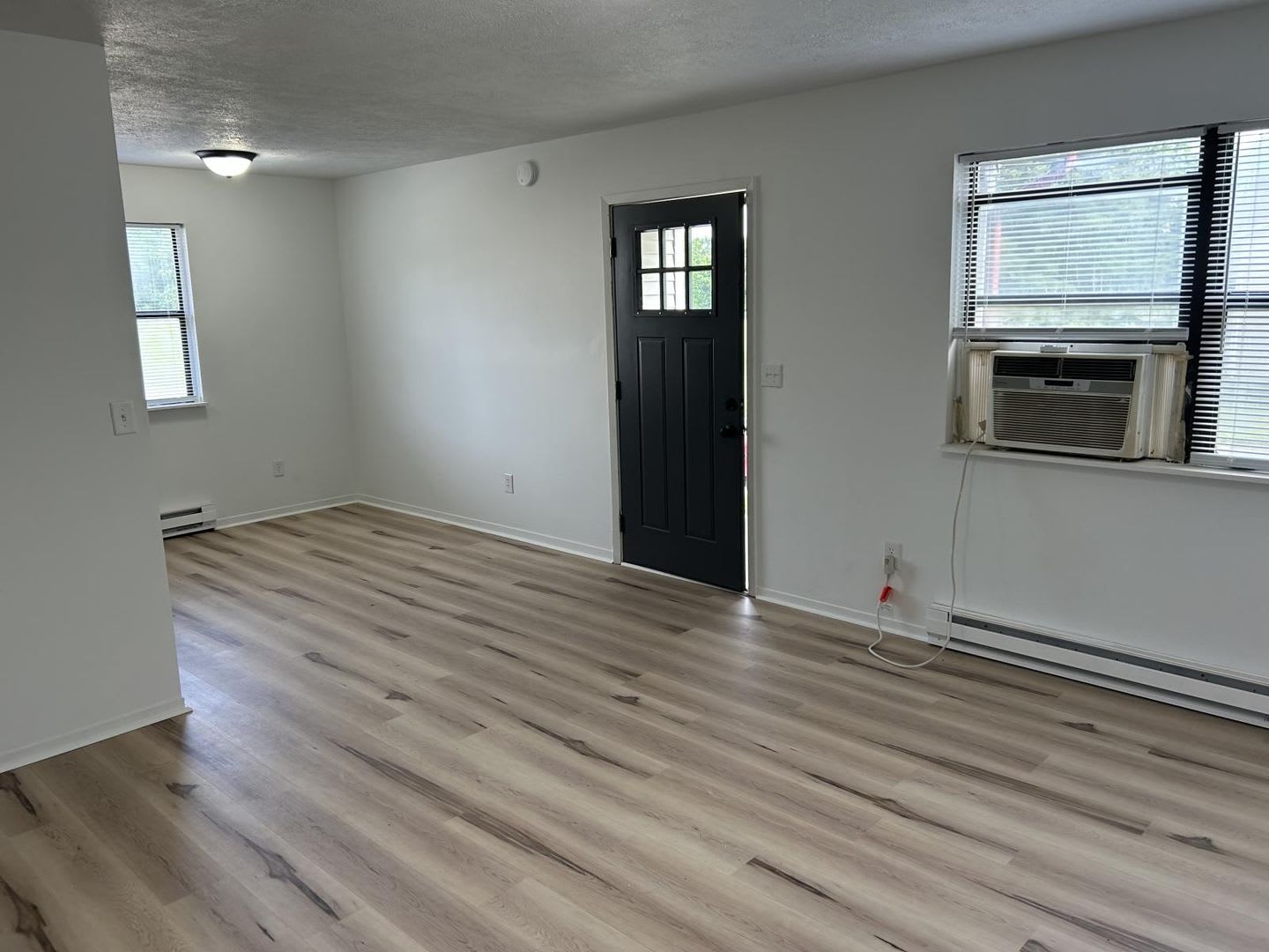 Welcome to 270 Everett Ave – photo 3