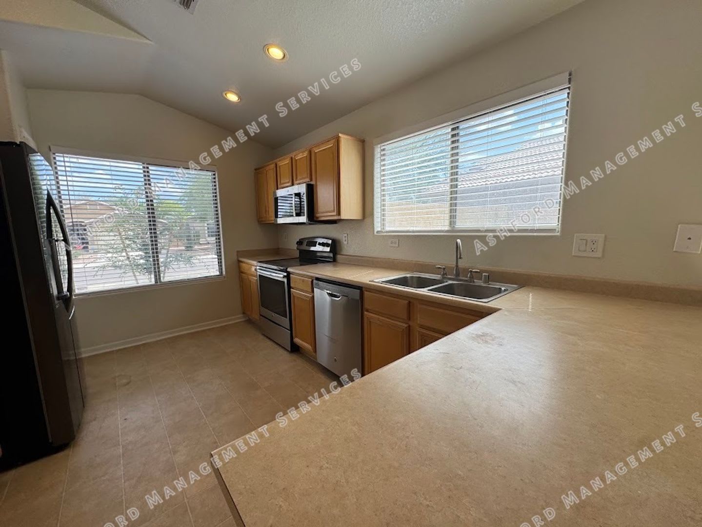 BEAUTIFUL 3 BEDROOM 2 BATHROOM HOME IN GOODYEAR – photo 5