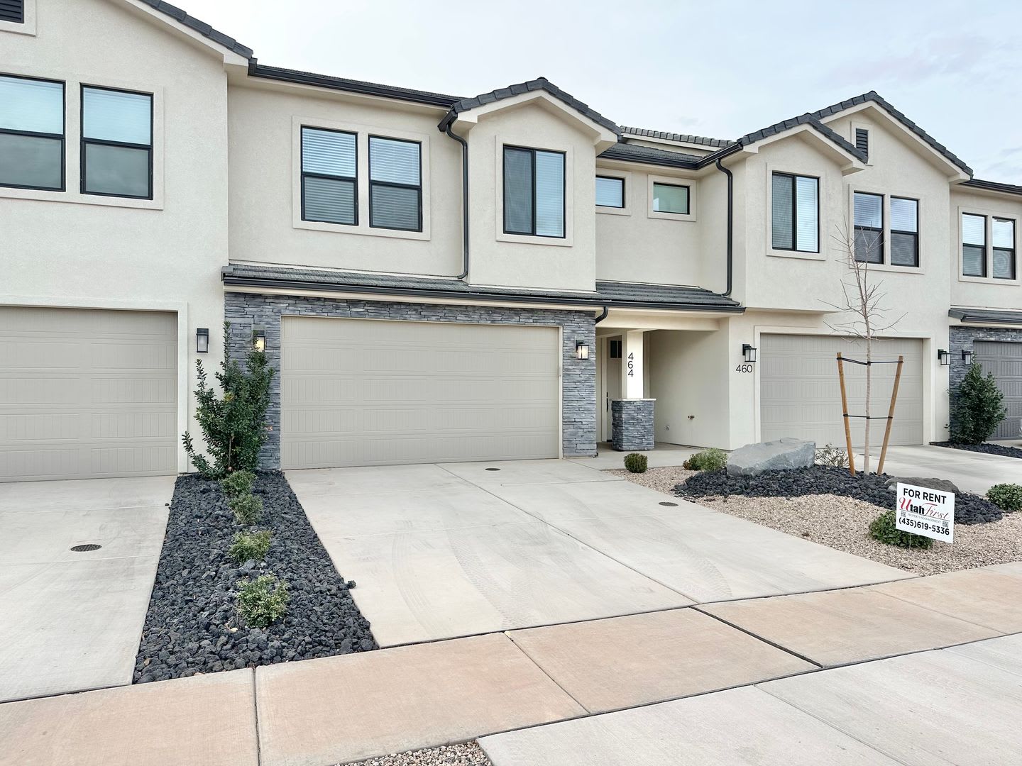 4 bedroom, 2.5 bathrooms Home! – photo 3