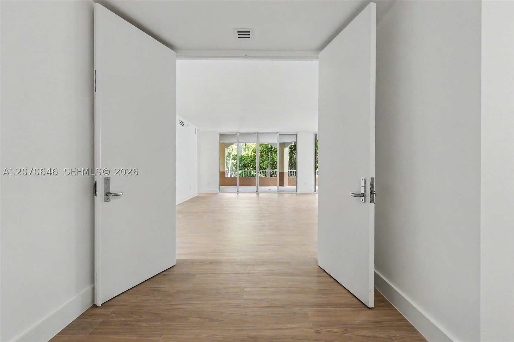 731 Crandon Blvd – photo 3