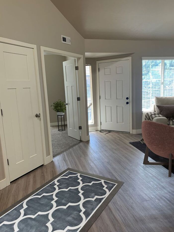 1223 East Vine Gate Drive – photo 3