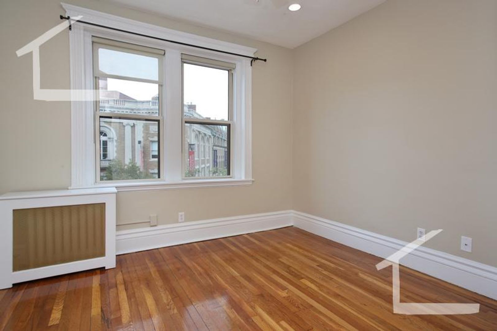 Nice, large 3 bed in the heart of Fenway! – photo 4