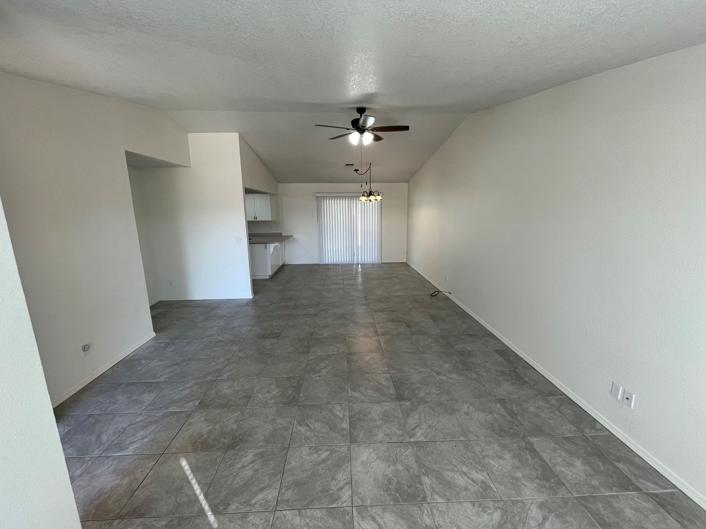 3BR 2Ba Remodeled with Yard and Garage – photo 4
