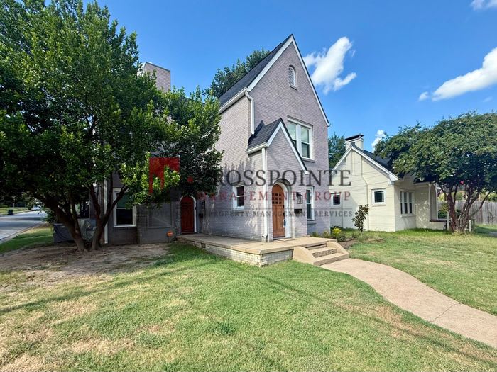 831 West Houston Street – photo 2