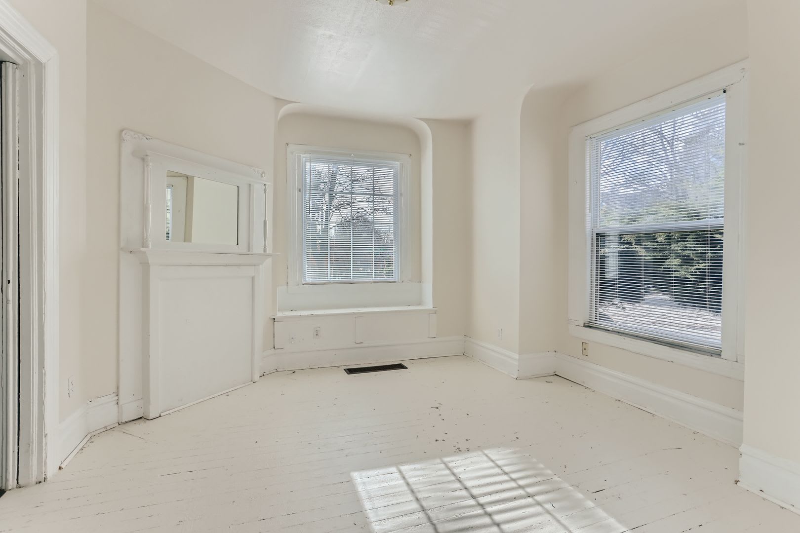 Great Central Seattle 3 Bed Home For Lease! – photo 2