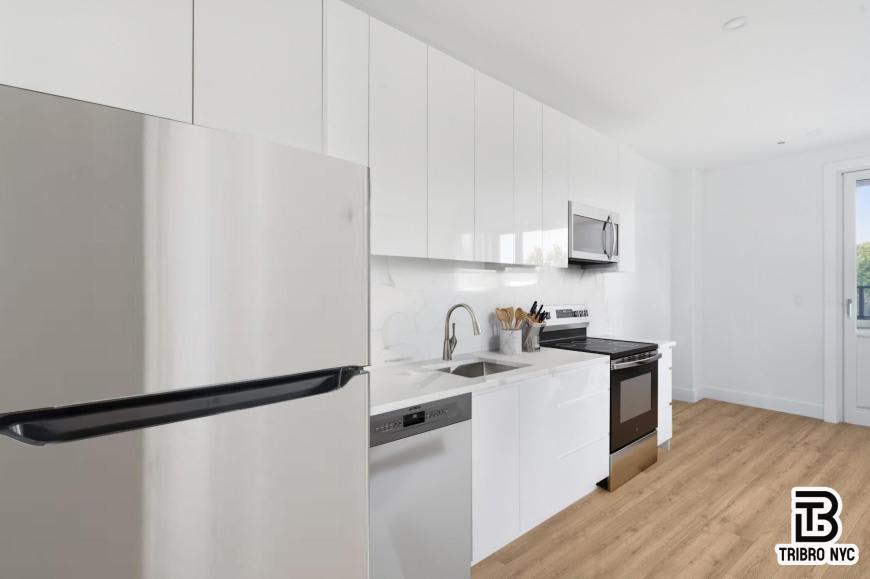 461 Lexington Avenue – photo 4