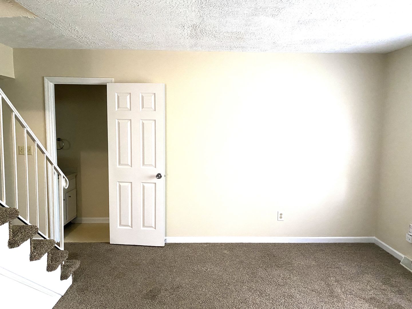 East Hills Townhome. 07072026 – photo 4