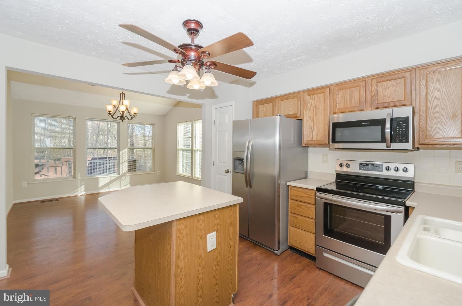 8731 CASTLEROCK Court – photo 2
