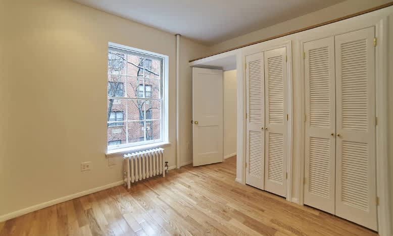 310 E 92nd St – photo 3