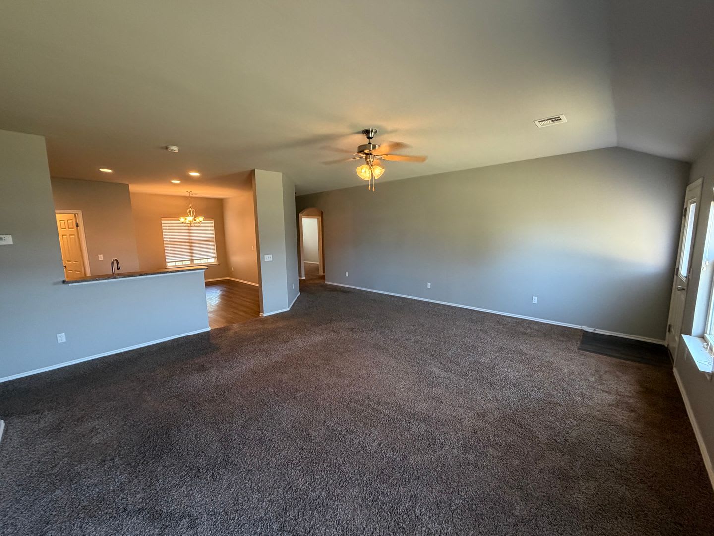 Beautiful 3 Bed 2 Bath in Moore – photo 3