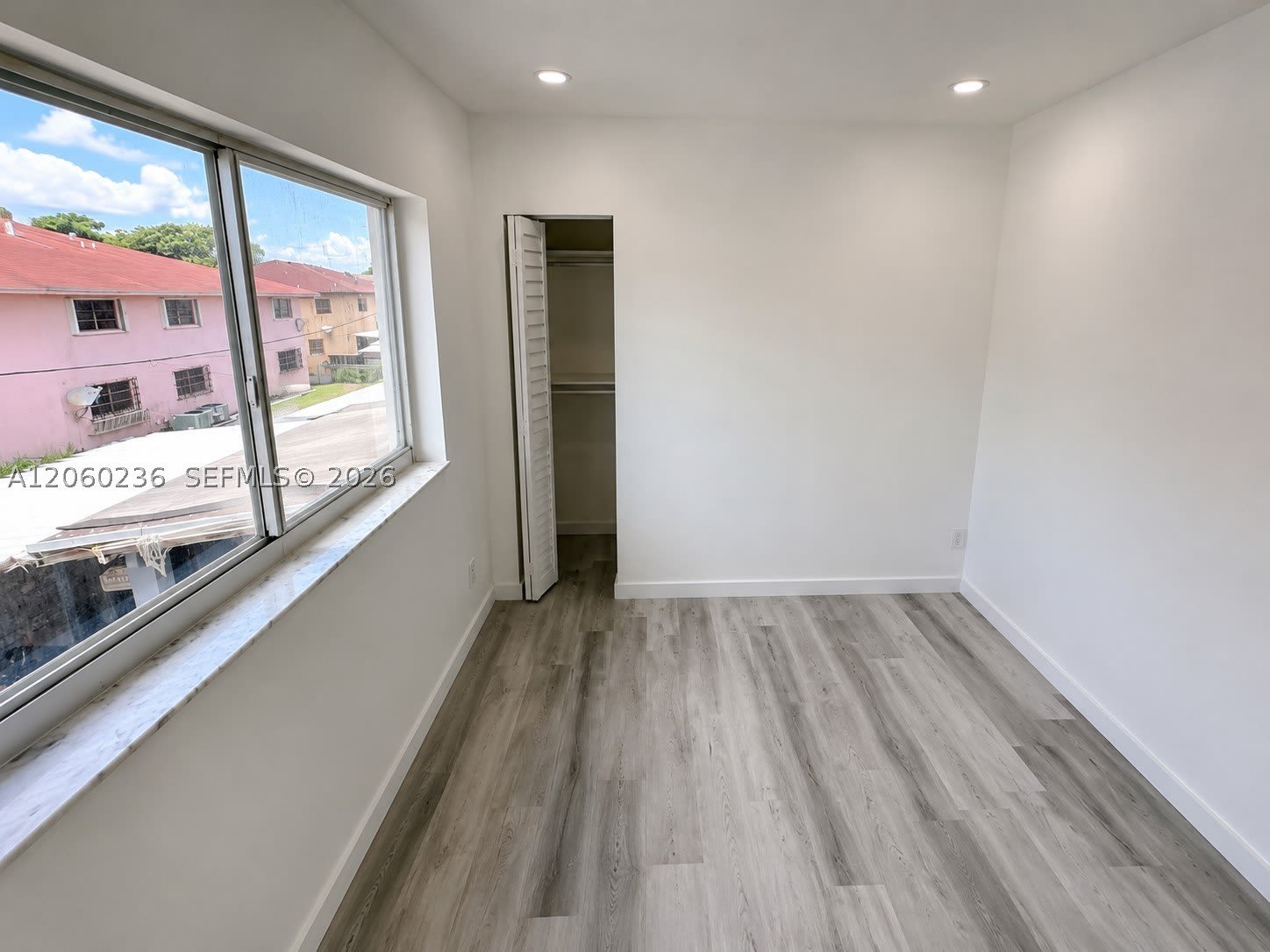 1373 W 43rd Pl – photo 4