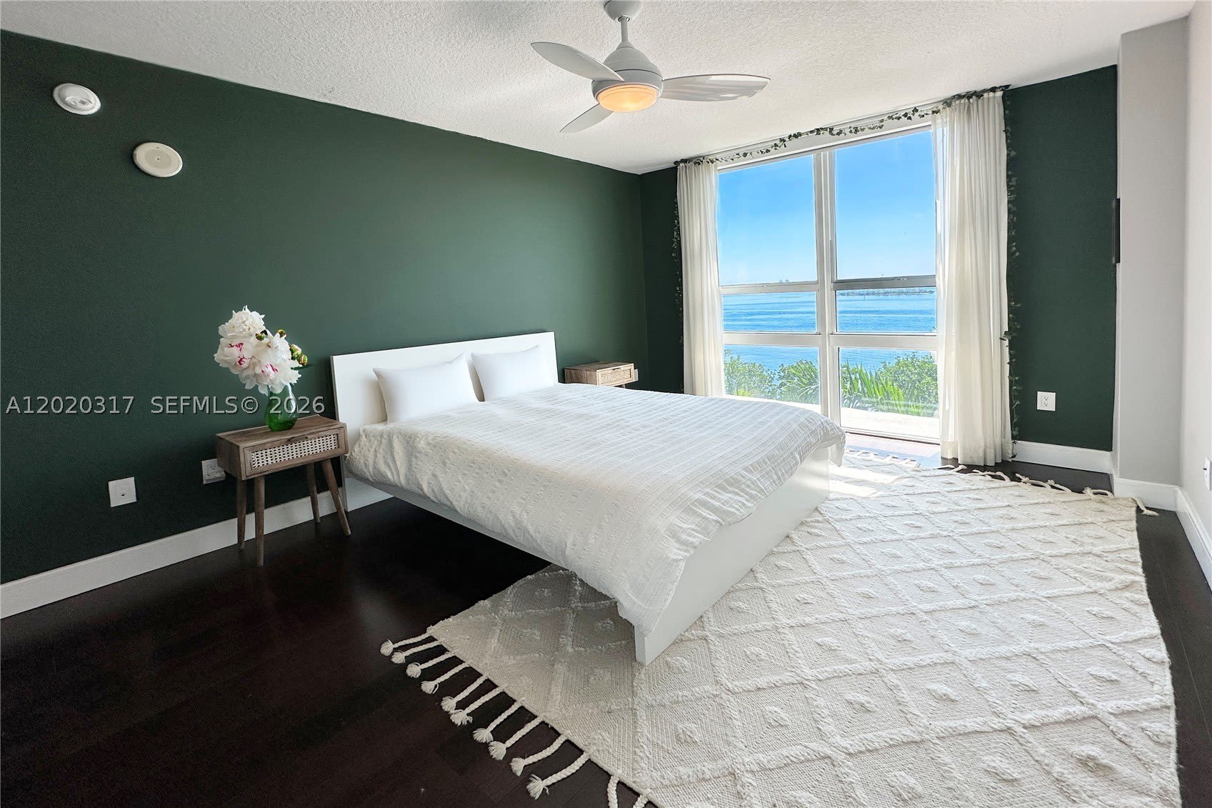 2000 N Bayshore Dr – photo 2