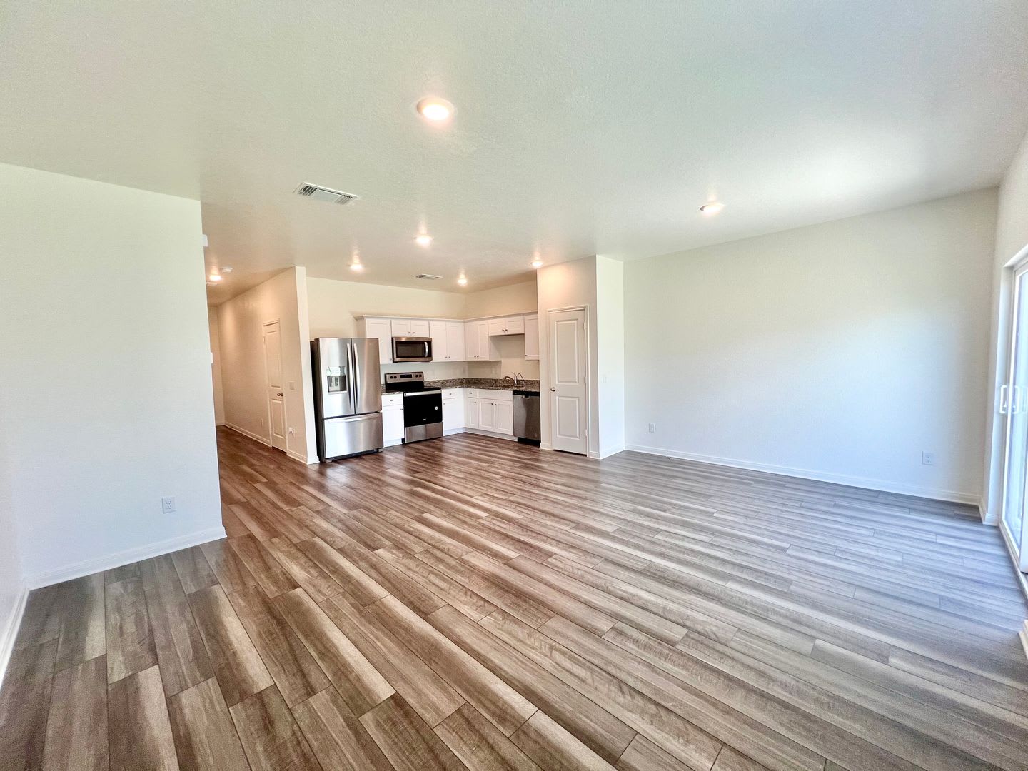 **APPLICATION RECEIVED** Charming Two-Story Home with Fenced Backyard & Community Pool – photo 5