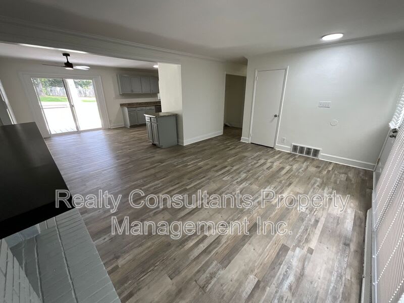 4026 Sedgewood Lane – photo 5