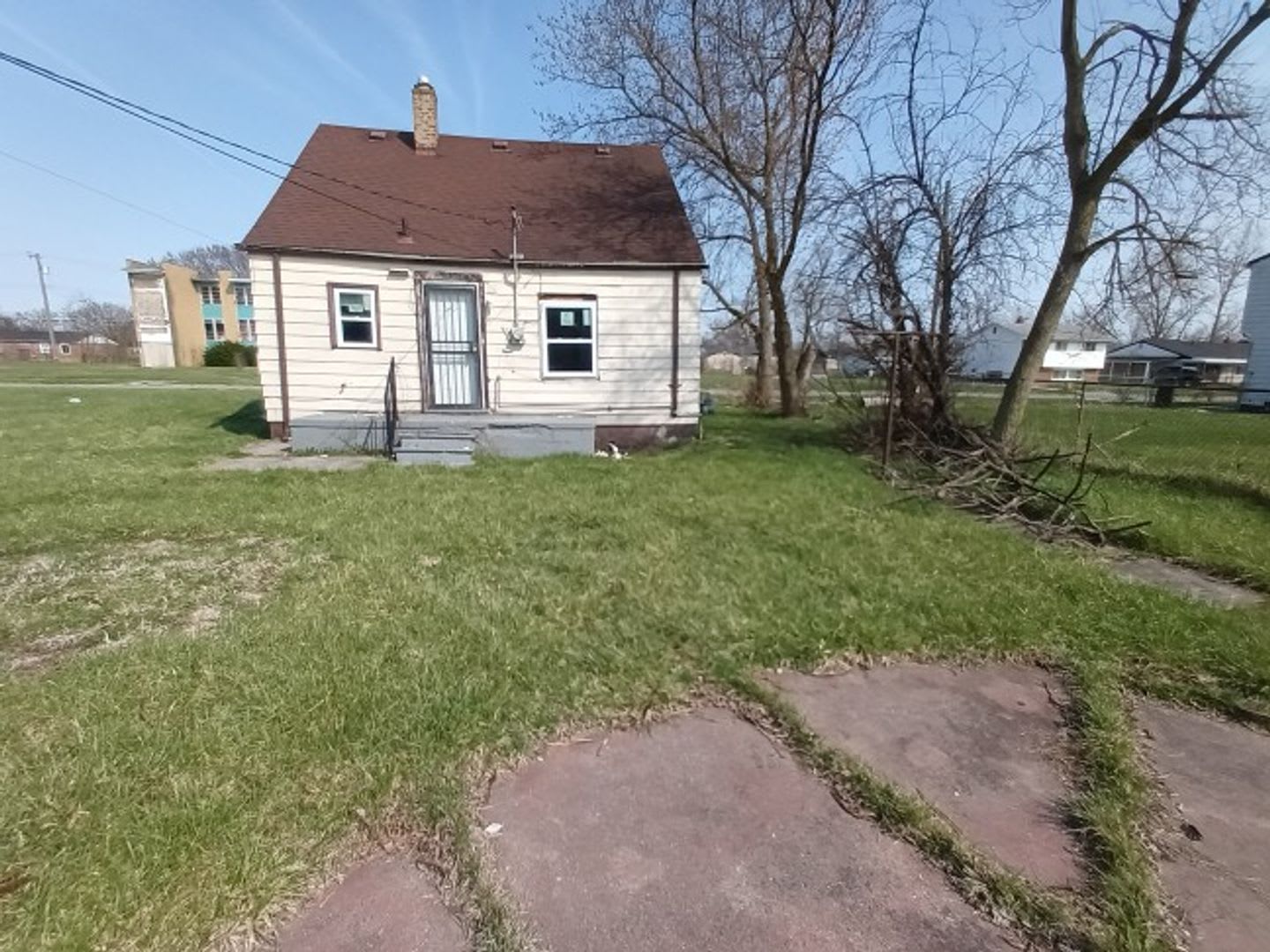 4 Bed 1Bath Bungalow Now Available 1000 Mo – photo 3