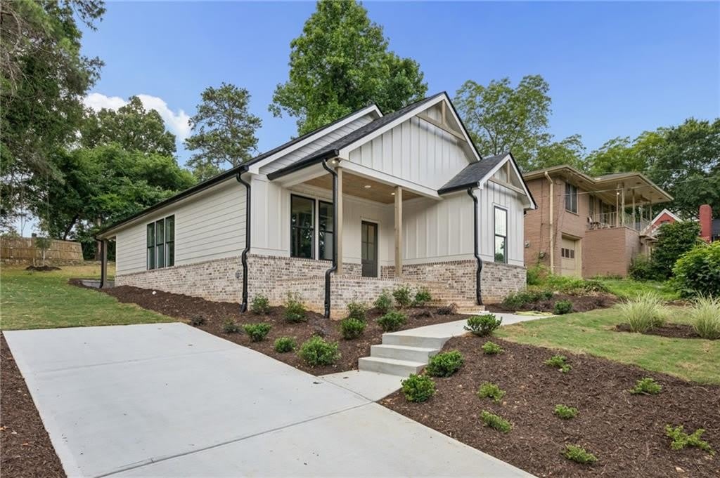 2050 Morehouse Drive NW – photo 1