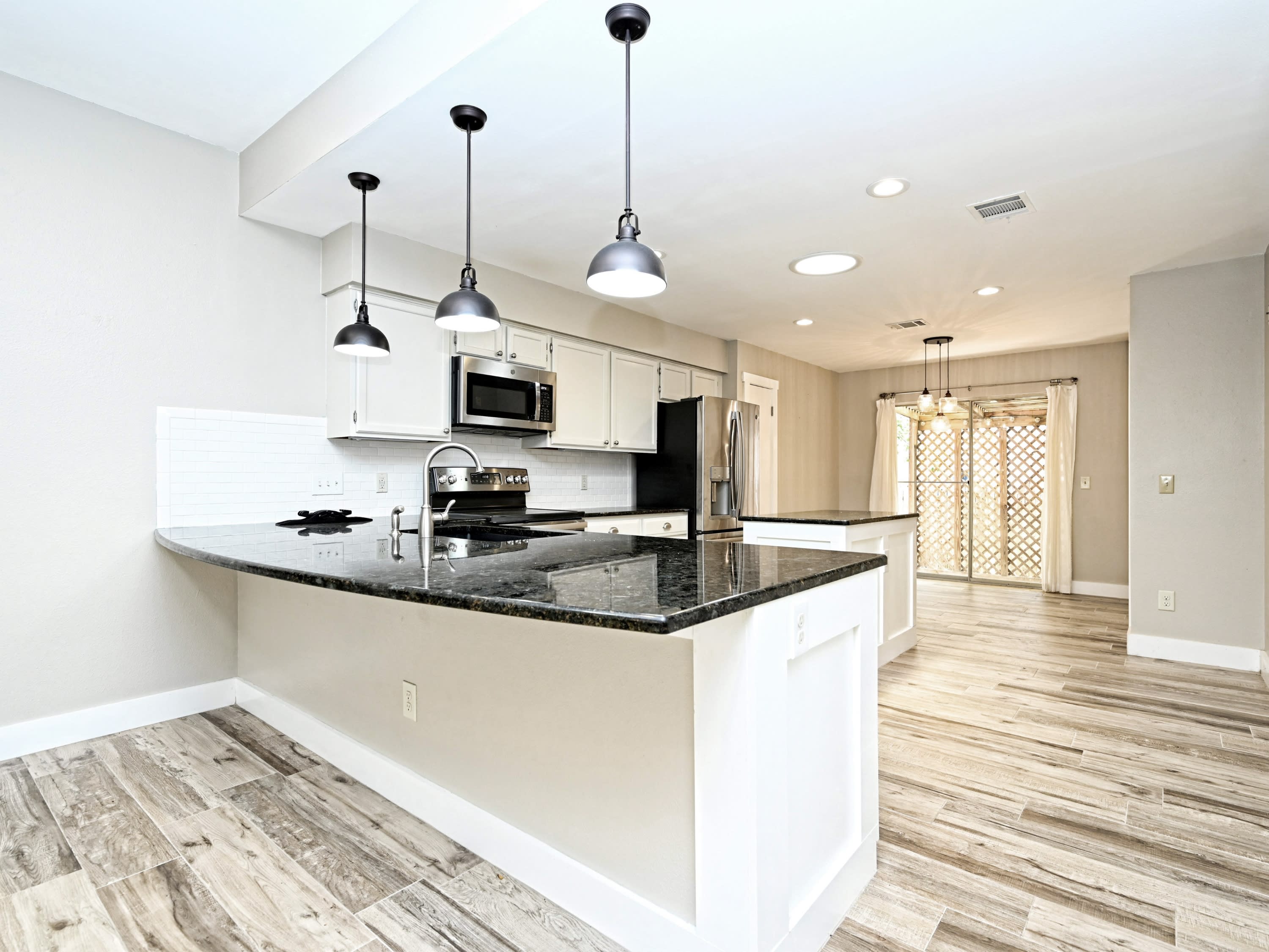 8406 Racine Trl – photo 3