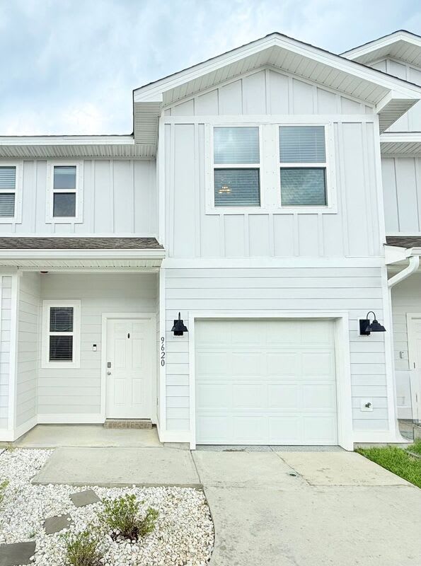 9620 Nature Creek Blvd – photo 1
