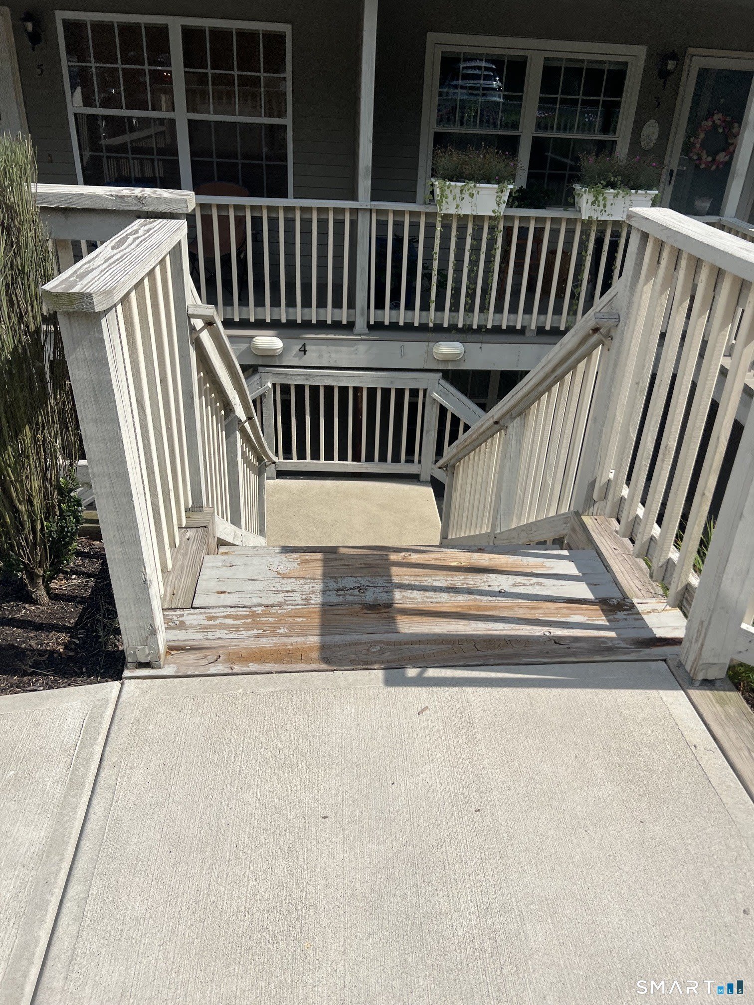 4 Manorwood Drive – photo 2