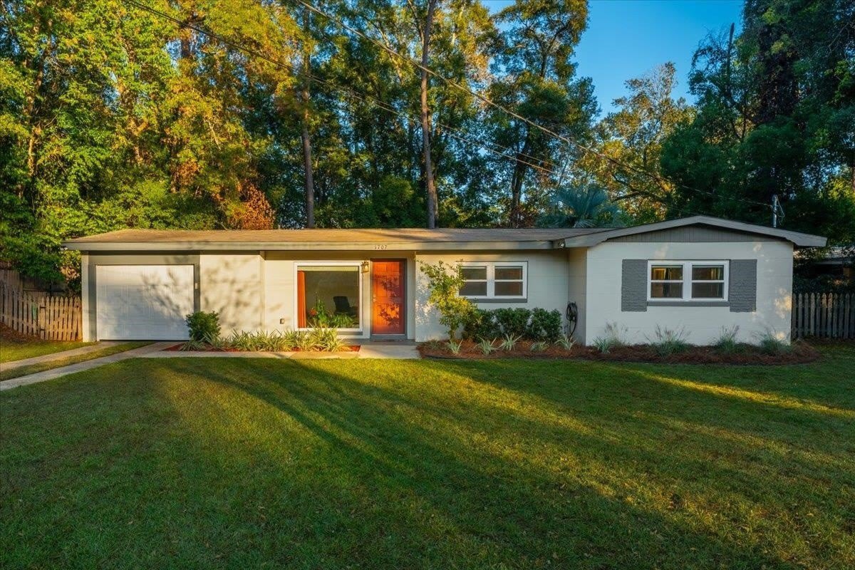 1707 Hall Drive – photo 1