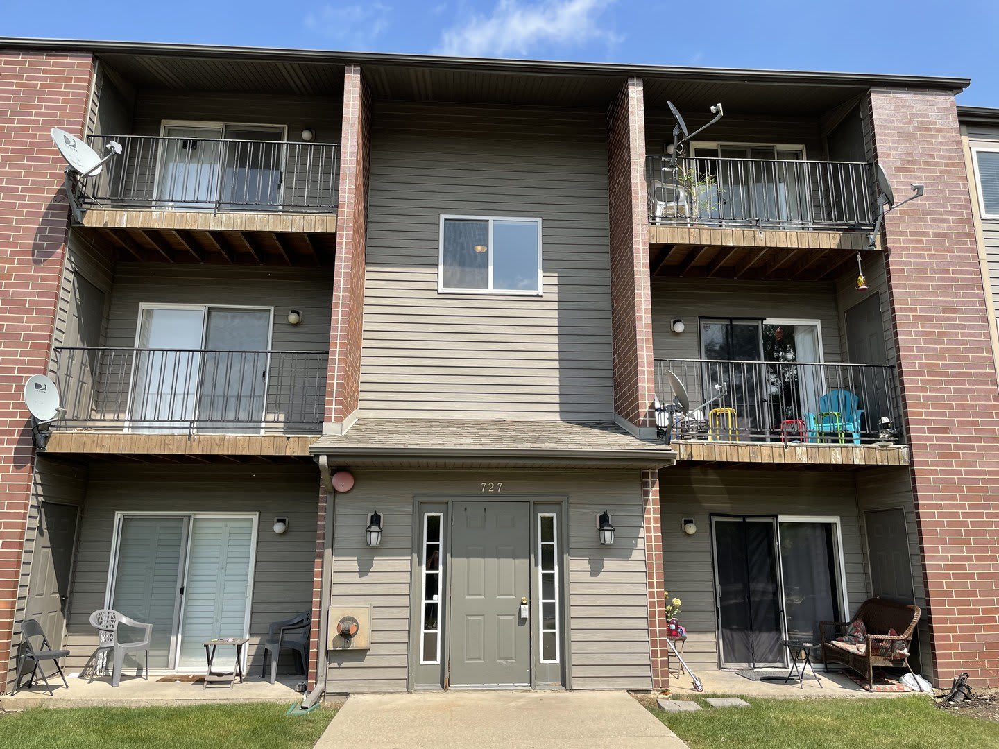 727 Elm Lane – photo 1