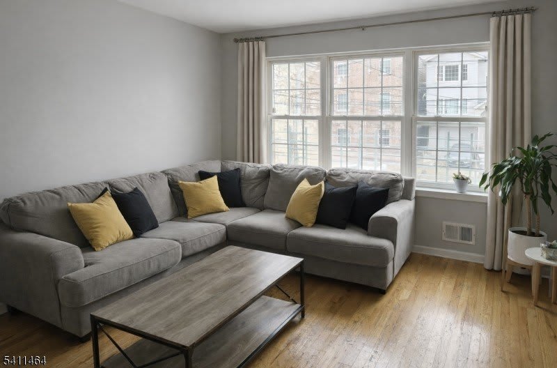 1031 E Grand Street – photo 2