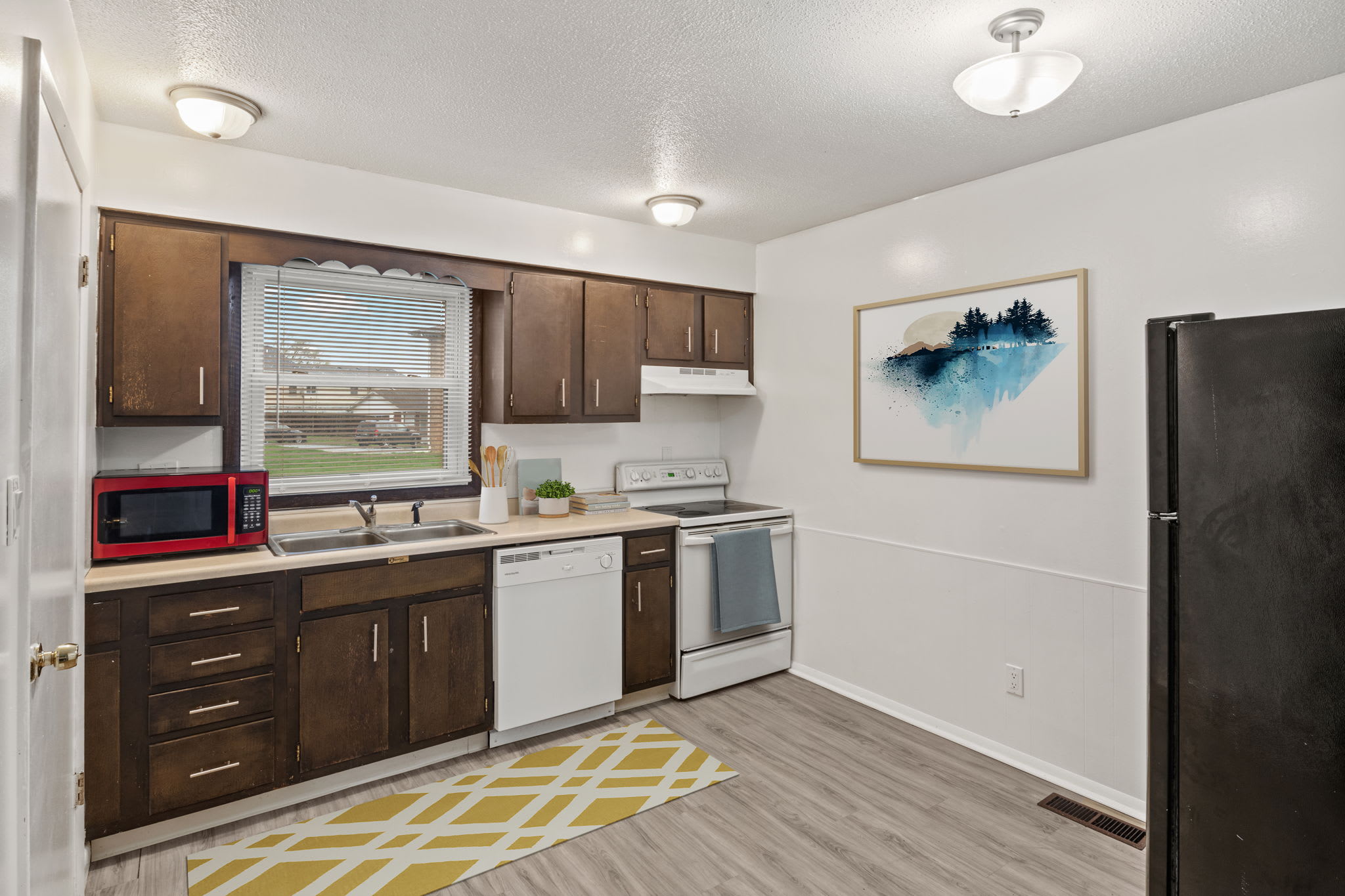 2317 S Marsh Ave – photo 3