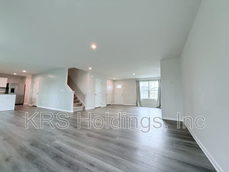 379 Hunting Wood Dr – photo 5
