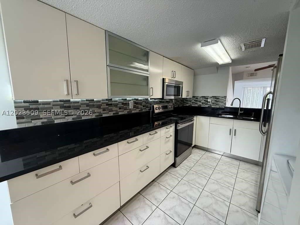 1137 NW 123rd Court – photo 2
