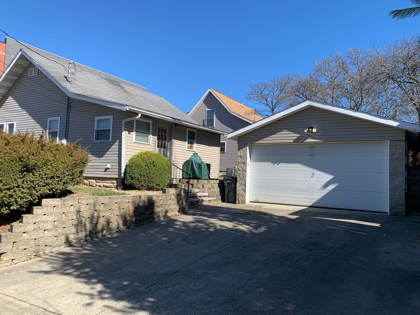 Right by the stadium!! Move in August 2027!! 2 Bed, 1 BA – photo 1