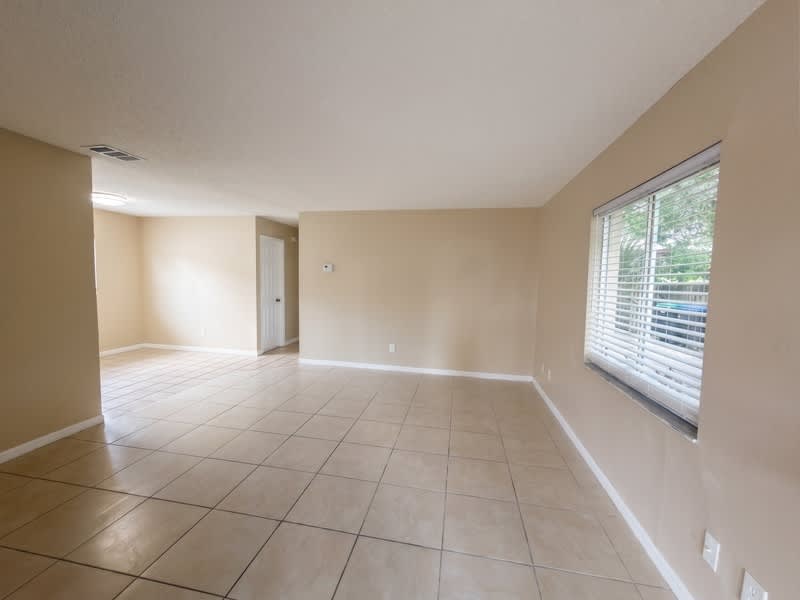 5523 Lehigh Avenue – photo 3