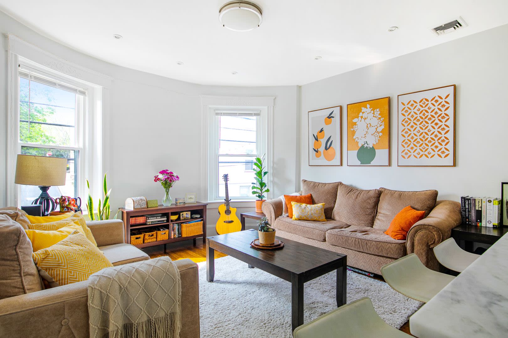 Gorgeous 2 bed condo in Brookline! – photo 4