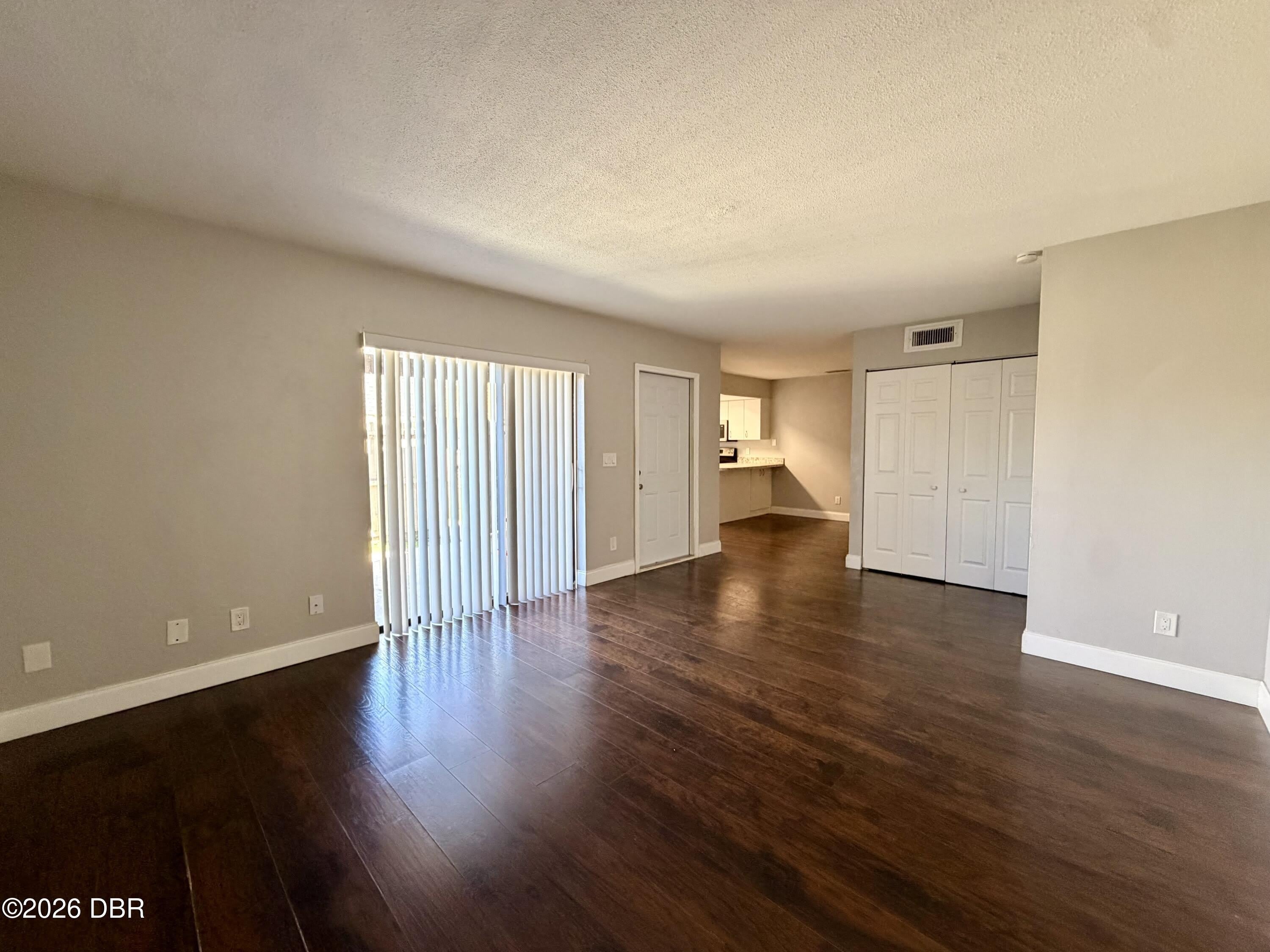 23 Springwood Square – photo 3