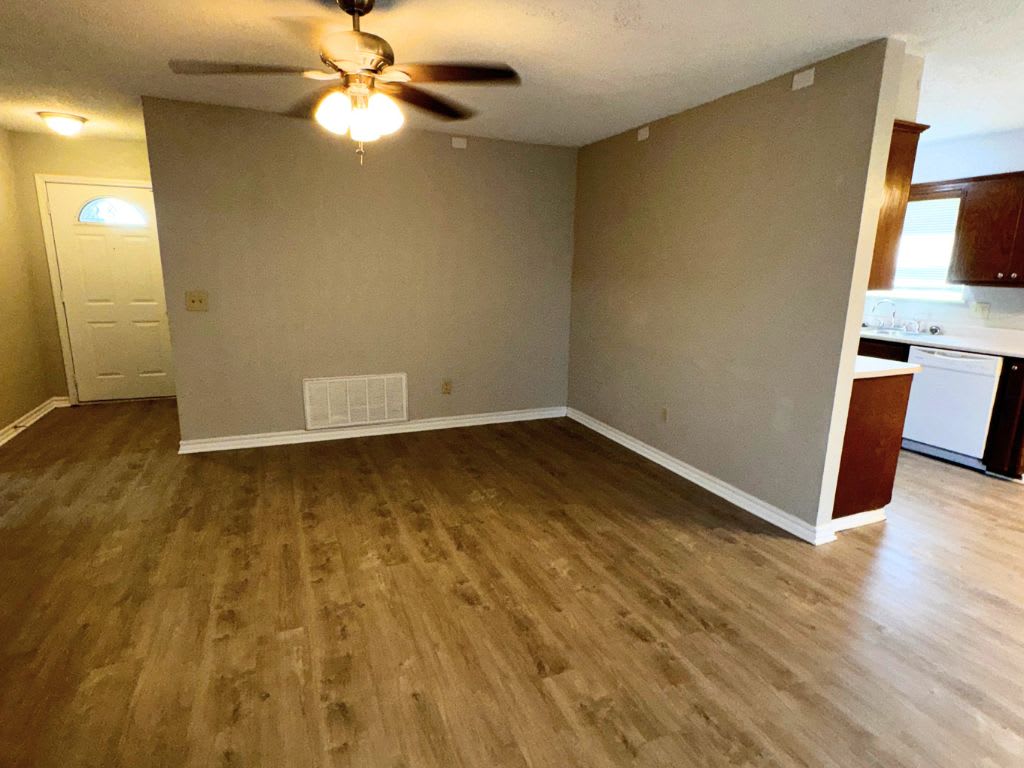 5904 SE 8th St – photo 5