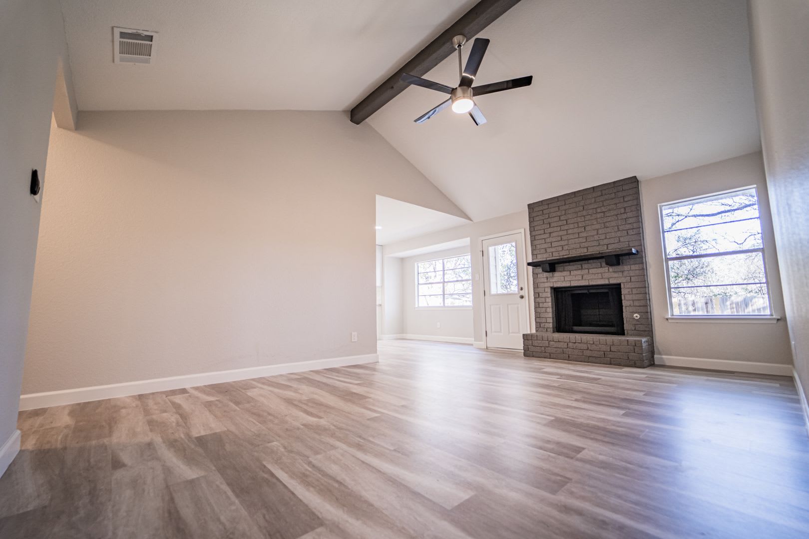 Updated 4 Bed / 2 Bath Home in Northwest San Antonio – photo 4
