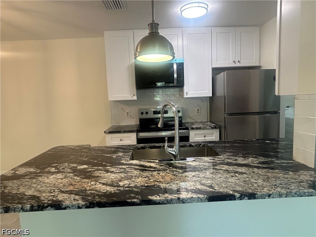 2875 Winkler Avenue – photo 3