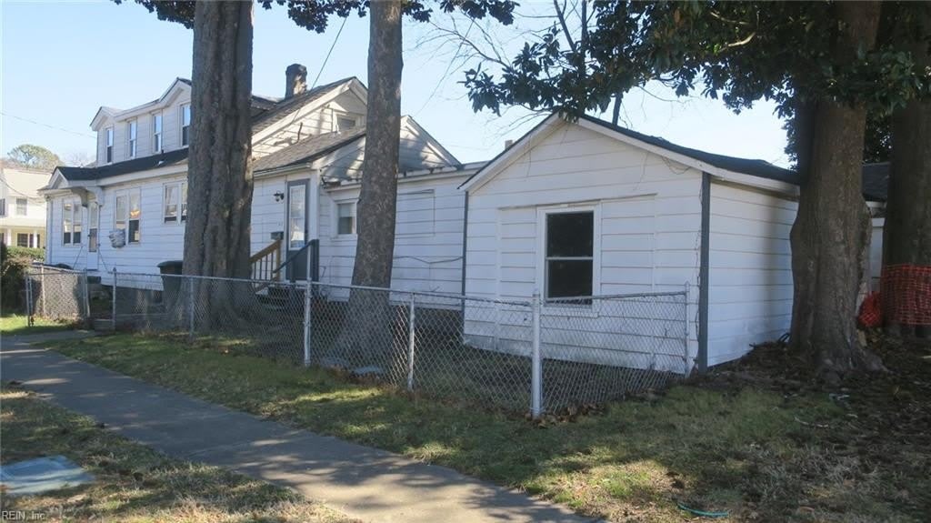 2615 Orcutt Avenue – photo 2