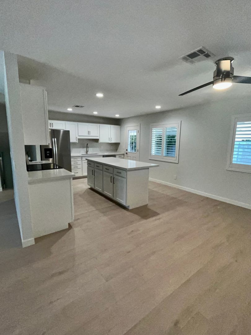 Spacious 5-bedroom home near ASU! – photo 3