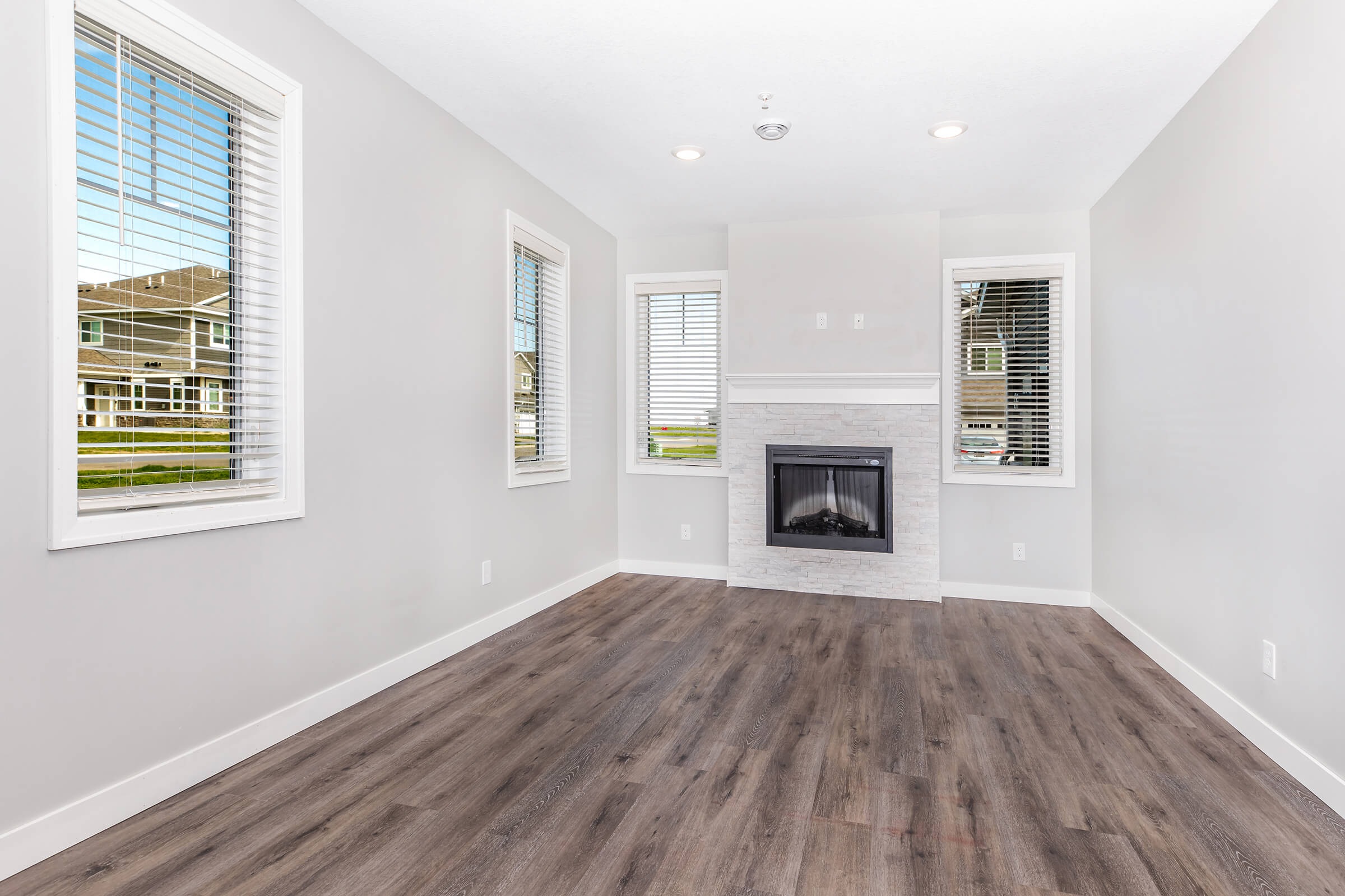 669 Stone Haven Drive Northeast – photo 2