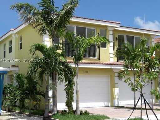 1236 Ne 14Th Ave – photo 1